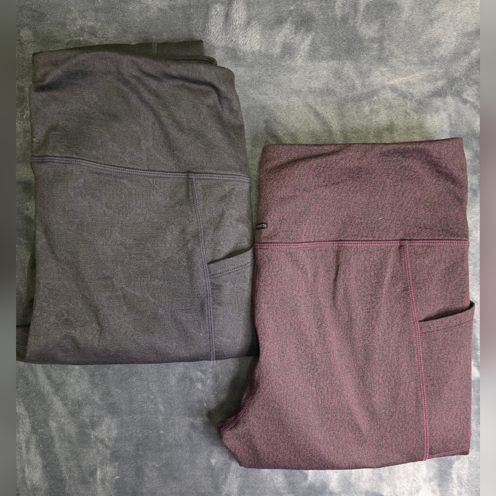 Mondetta Gray and Red Leggings with Matte Finish